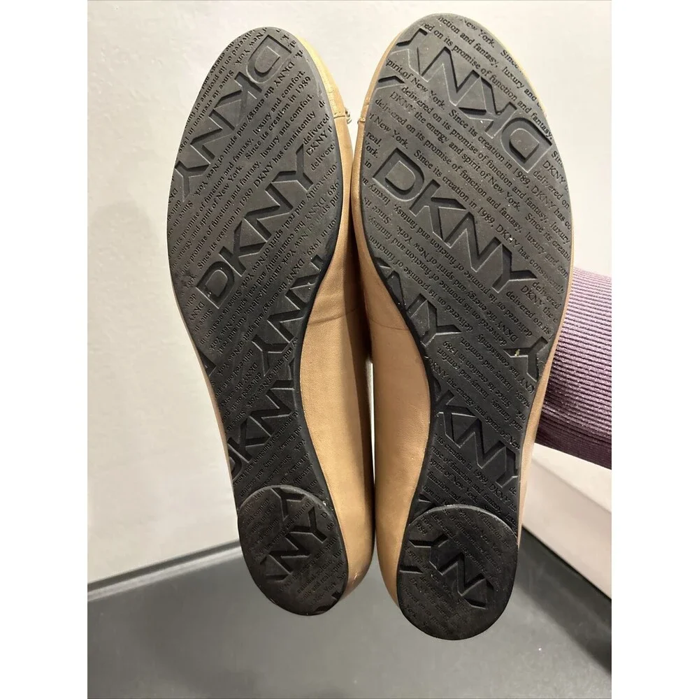DKNY flats Taupe beige tan size 8.5 With Box